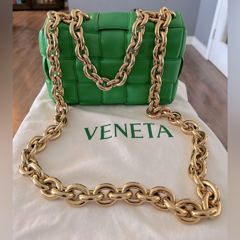 BOTTEGA VENETA 
Lambskin Maxi Intreccio Padded Chain Cassette Crossbody Bag
